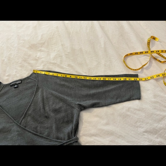 Faux wrap blouse with belt like new - Picture 7 of 10